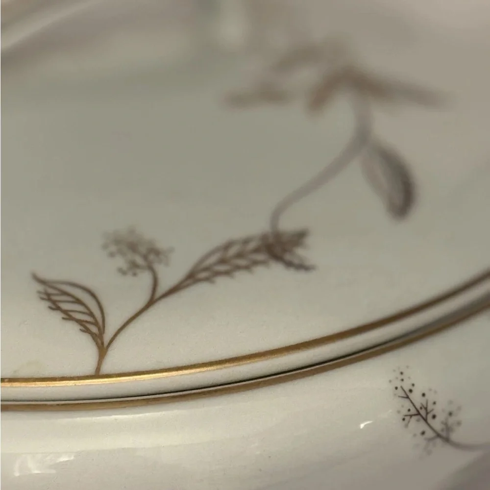 Elegant Noritake Japan 5693 White and Gold Serving Dish Bowl and Lid Vintage - Picture 7 of 7